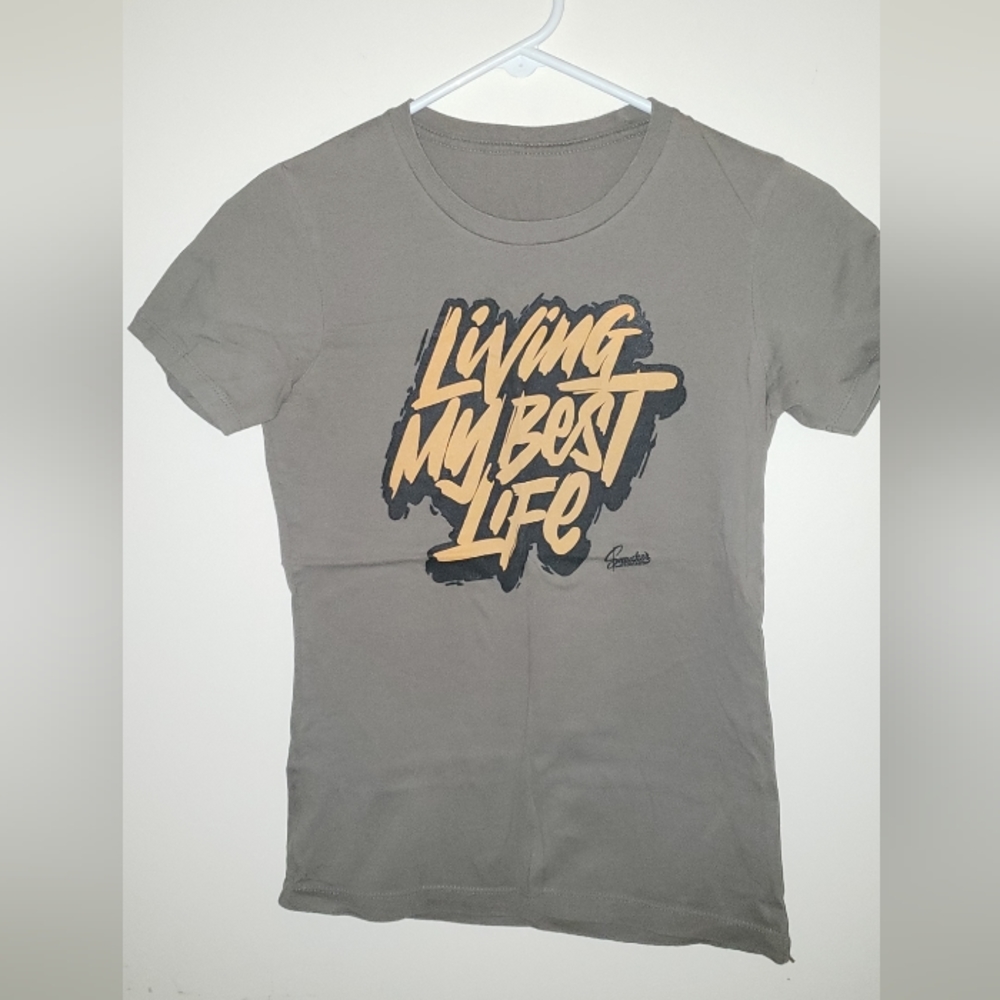 Sneaker Threads Gray shirt